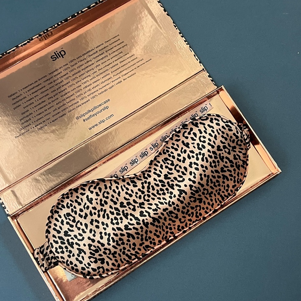 Slip‎ Silk Sleep Mask in Leopard  Print, Rose Gold - Picture 6 of 8